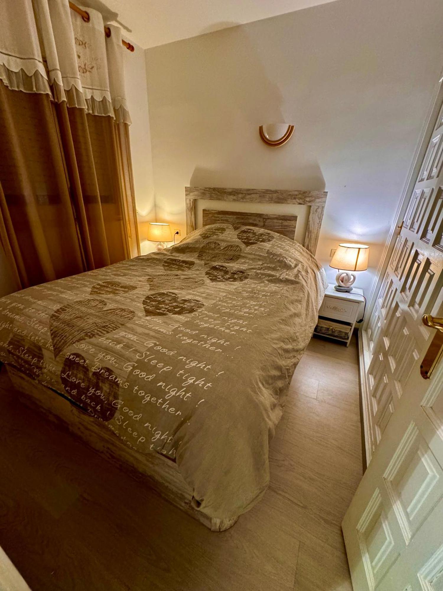 Magnifique Appartement En Front De Mer, Caneylles Roses Exterior photo