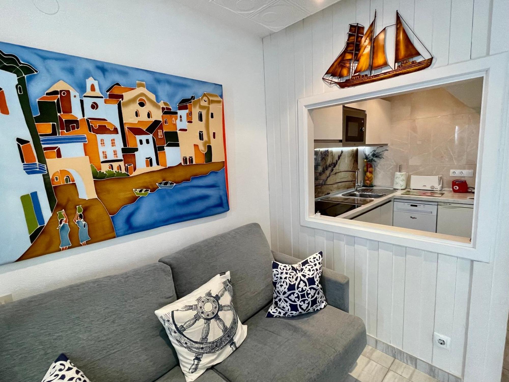 Magnifique Appartement En Front De Mer, Caneylles Roses Exterior photo